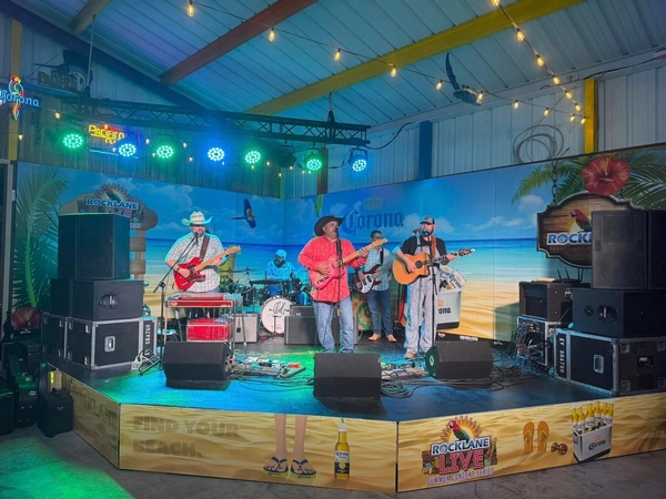 Rock Island Grill and Tiki Bar Image #3 Rock Island Grill and Tiki Bar Image #3