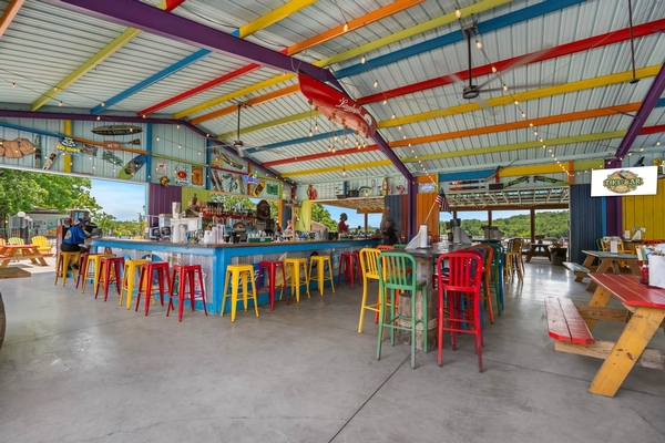 Rock Island Grill and Tiki Bar Image #6 Rock Island Grill and Tiki Bar Image #6