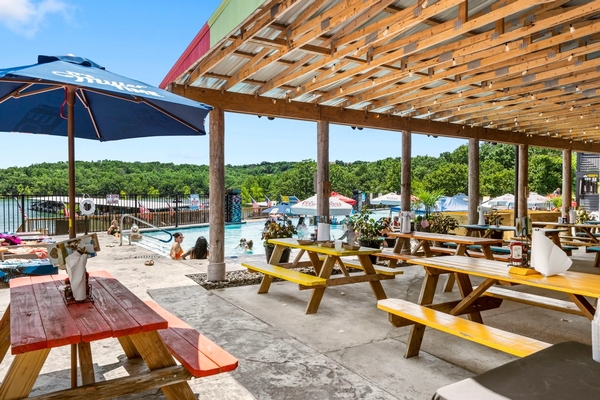 Rock Island Grill and Tiki Bar Image #9 Rock Island Grill and Tiki Bar Image #9